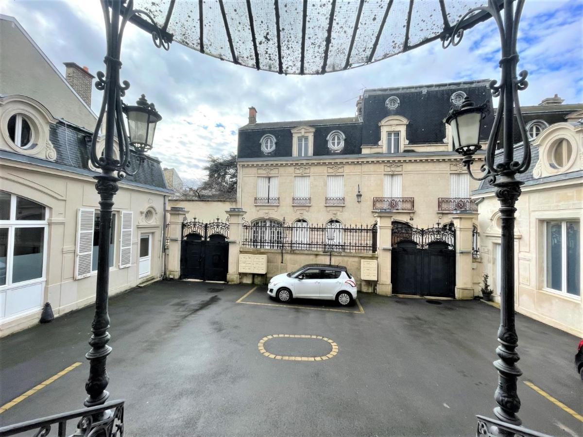 Aux Clefs Des Sacres - Dans Un Hotel Particulier Situe Rue Du Marc - Reims - Hyper Centre Forum Mairie Boulingrin Екстериор снимка