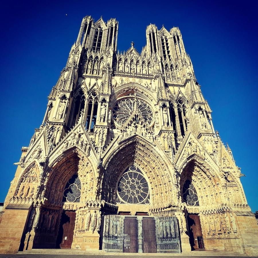 Aux Clefs Des Sacres - Dans Un Hotel Particulier Situe Rue Du Marc - Reims - Hyper Centre Forum Mairie Boulingrin Екстериор снимка