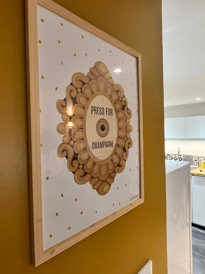 Aux Clefs Des Sacres - Dans Un Hotel Particulier Situe Rue Du Marc - Reims - Hyper Centre Forum Mairie Boulingrin Екстериор снимка