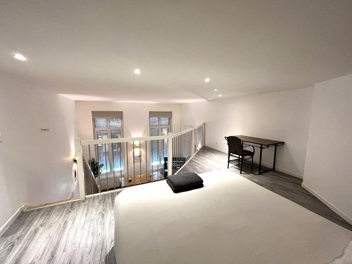 Aux Clefs Des Sacres - Dans Un Hotel Particulier Situe Rue Du Marc - Reims - Hyper Centre Forum Mairie Boulingrin Екстериор снимка
